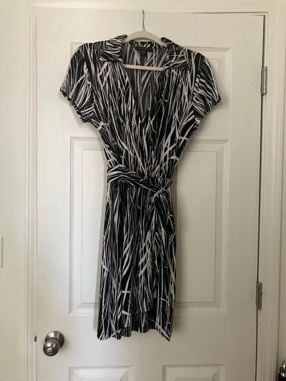 NWT Karen Kane Black and White Patterned Dress Size L